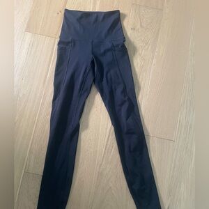 High-Waisted Black Leggings with pockets